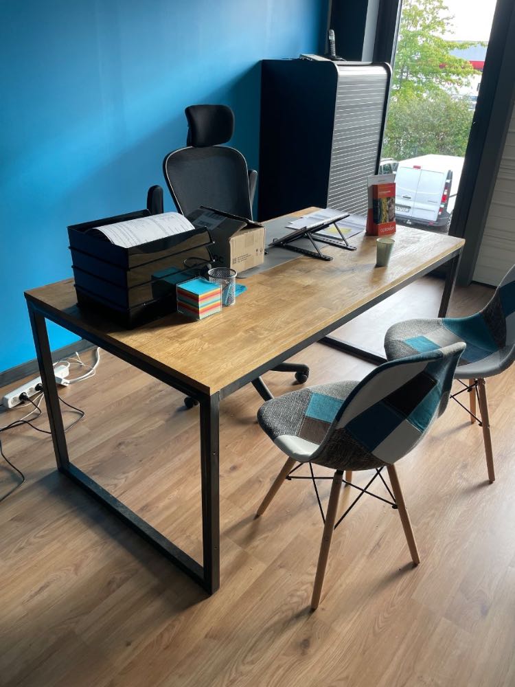 Bureau professionnel structure acier et plateau chêne sur mesure